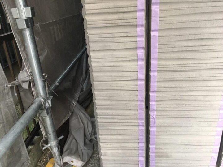 コーキング作業中