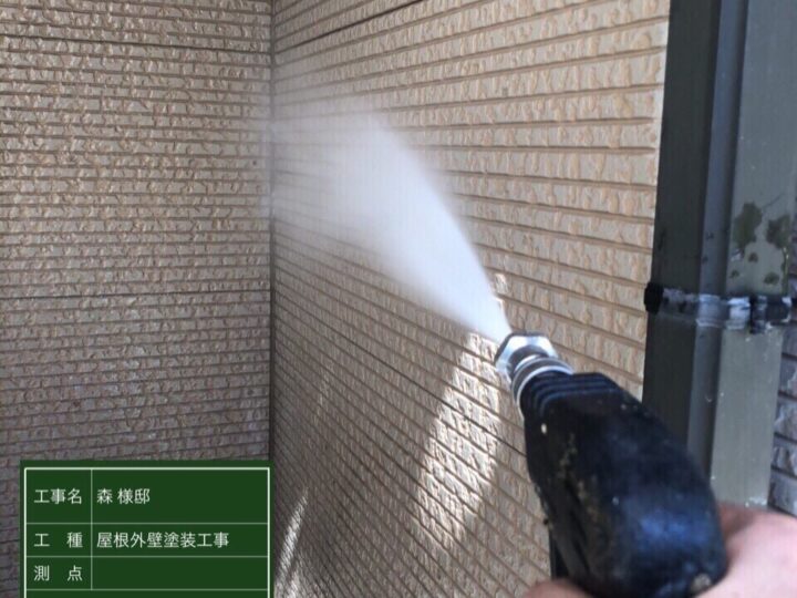 高圧洗浄施工中