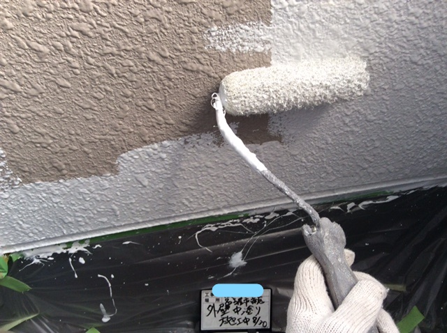 外壁塗装 中塗り中