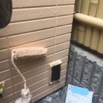外構塗装 上塗り施工中