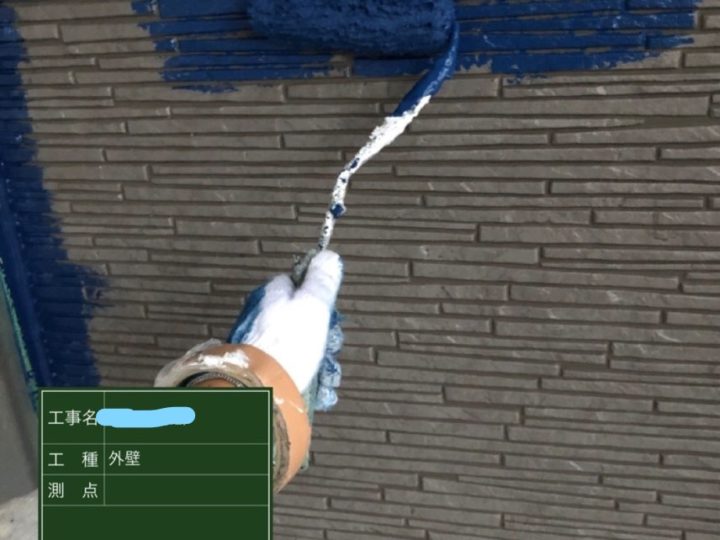 外壁塗装 中塗り中