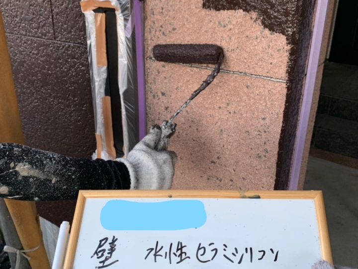 外壁塗装 中塗り中