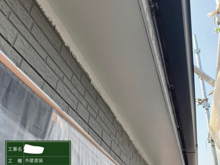 軒天塗装 3回目完了