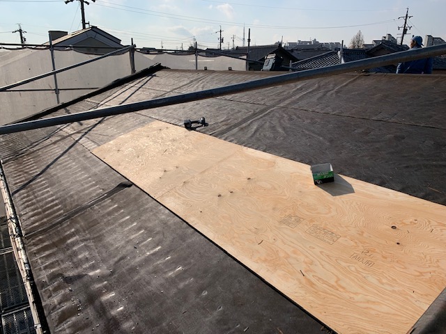 屋根葺き替え工事 下地補強