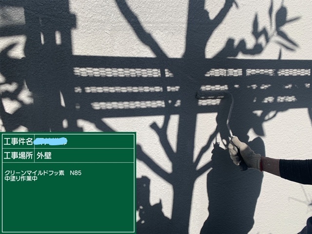 外壁塗装 中塗り