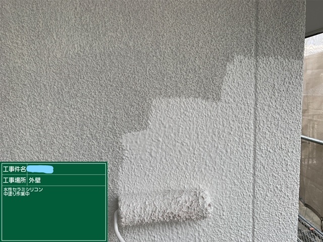 外壁塗装 中塗り